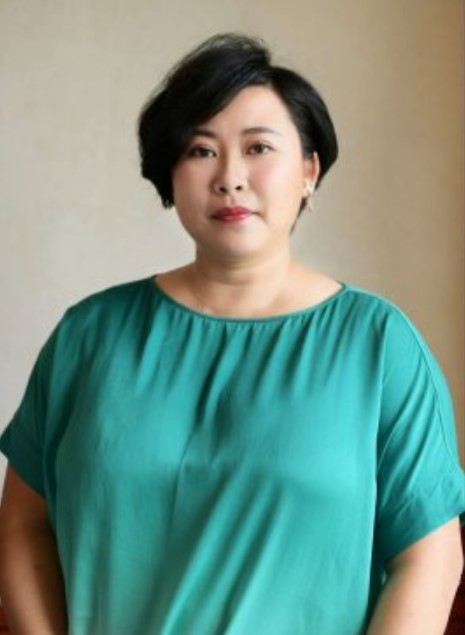Feng Nong Nationality, Age, Biography, Gender, Born, Feng Nong is a Chinese female writer.